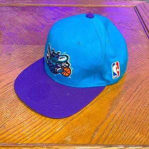 Mitchell & Ness Charlotte Hornets SnapBack
